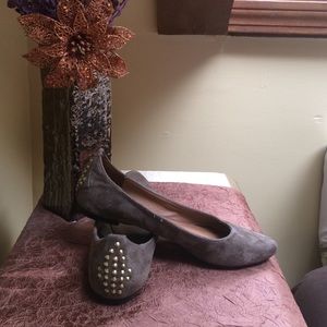 ❗️price drop❗️Studded Brown Flats