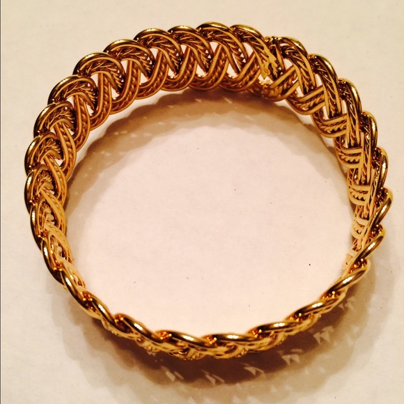 Jewelry - Vintage Gold Semi Heavy Weaved Bracelet