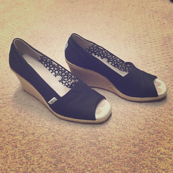 Black TOMS Calypso wedges