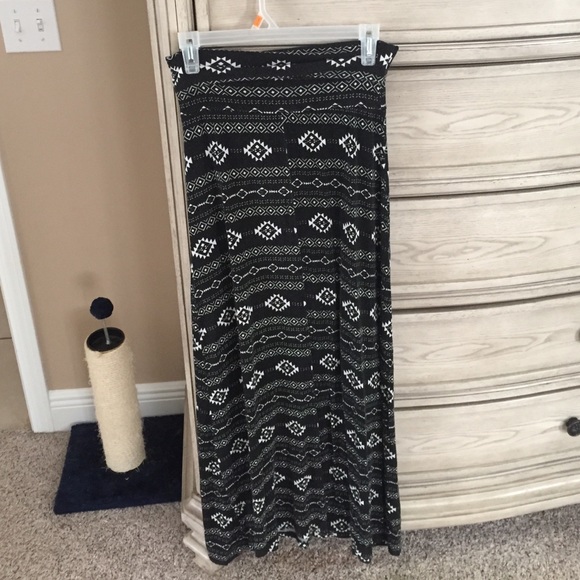 Dresses & Skirts - Aztec maxi