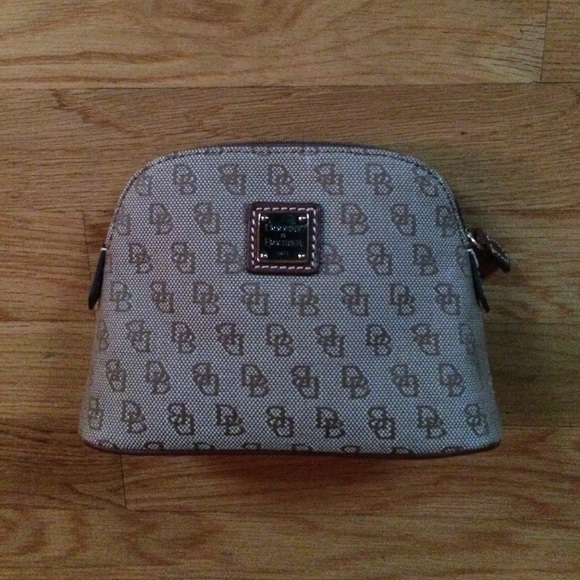 D&B clutch