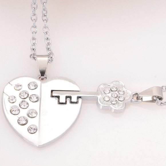 Jewelry - "KEY TO MY HEART" Pendant Necklace Set