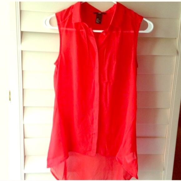 Red high low shirt