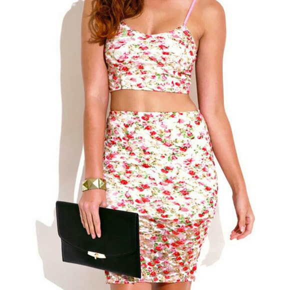 🎉HP: Insta-Chic 🎉 2 Piece Floral Skirt Set - Picture 3 of 4