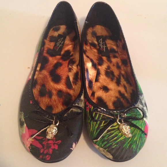 Iron fist flats