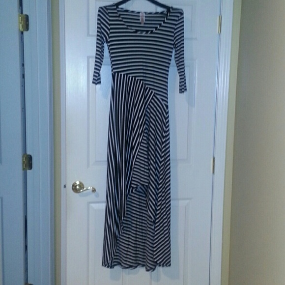 J mode Black & White Maxi Dress