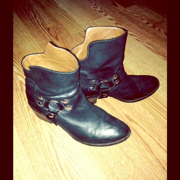 Rocker boots