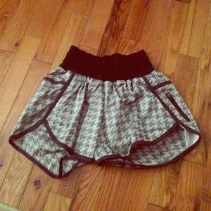 Lululemon running shorts with bag