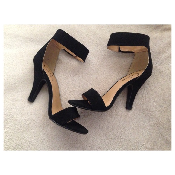 Black Short Heel Stilletos