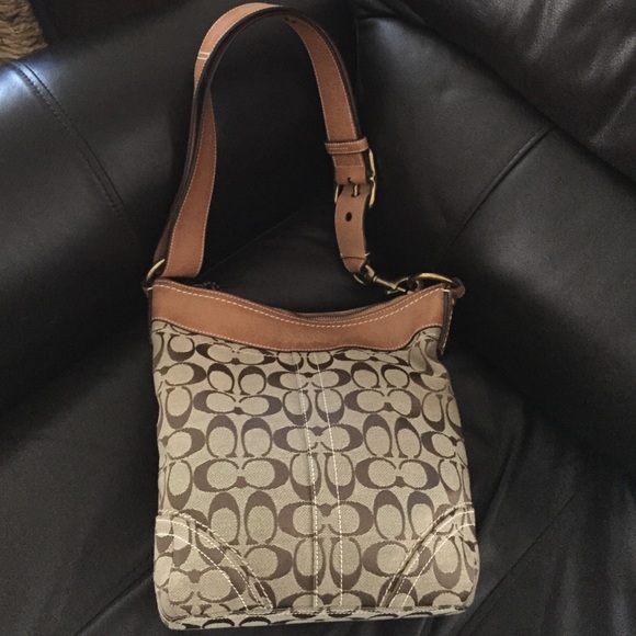 Coach shoulder bag/cross body - Picture 1 of 3