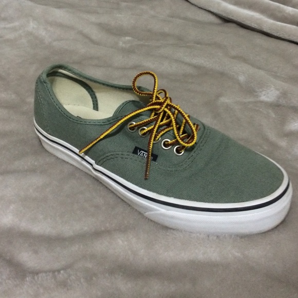 Vans tennis shoes