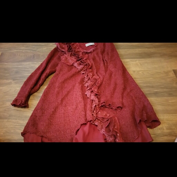 Pretty angel brand top. Like new condition.