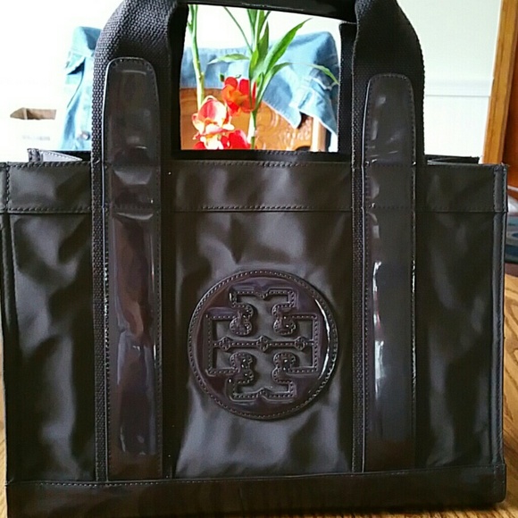 Brown Tory Ella bag. Small version 13.5 x 10 x 4.5