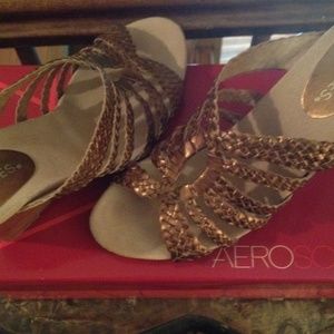 AEROSOLES bronze leather wedge sandal