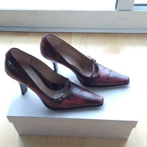 Kenneth Cole red pump