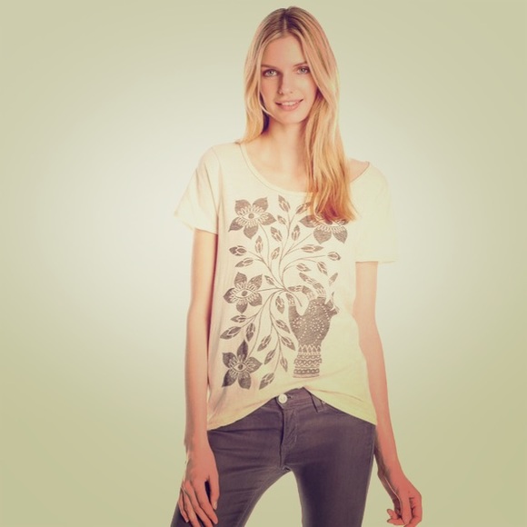 Lucky Brand Tops - 🎉 sold! Lucky brand lucky lotus open back Hamsa