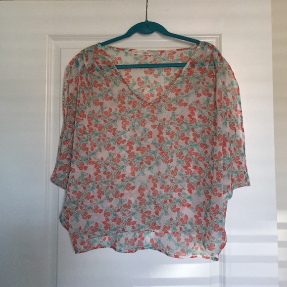 Flowy peasant top, floral print, size M