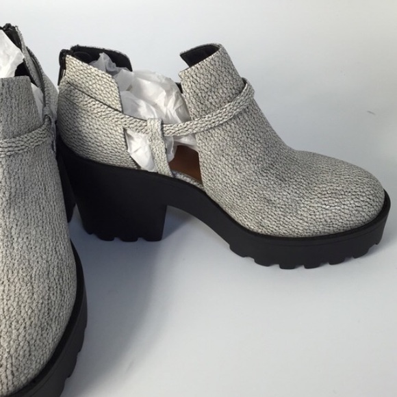 Nasty Gal chunky square heeled boot. NEVER WORN! - Picture 2 of 3