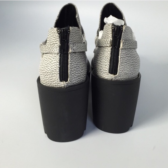 Nasty Gal chunky square heeled boot. NEVER WORN! - Picture 3 of 3