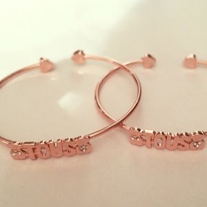 Delicate and pretty bangle! 💕💕💕