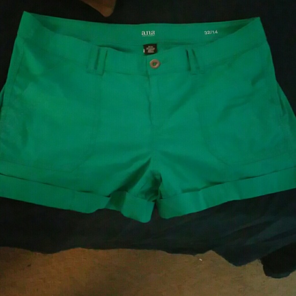 Ana khaki green shorts