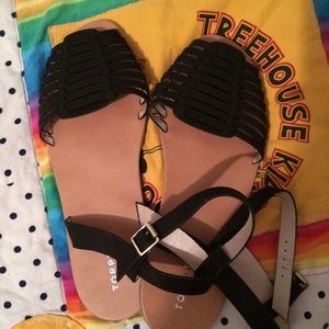 Cage toe sandals
