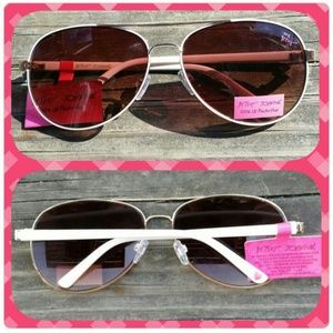 FOR @Kaythriftique SALE Betsey Johnson Aviators