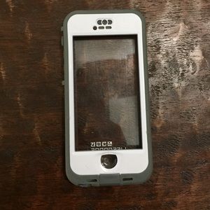 iPhone 5/5s lifeproof phone case