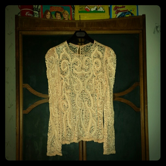 FINAL SALE $12! Vintage glam peach lace/sequin top