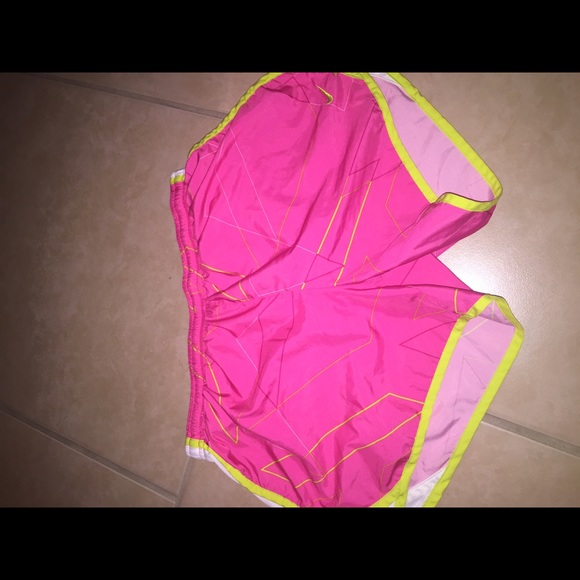 Nike shorts kids XL