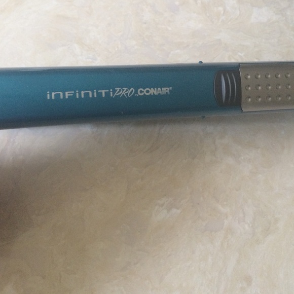 Ceramic flat iron - Picture 2 of 2