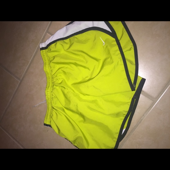 Nike shorts kids XL
