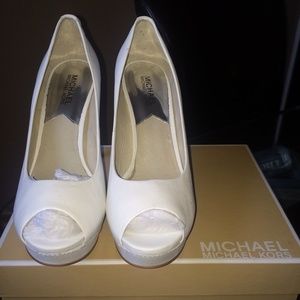 Michael Kors Peep Toe