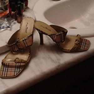 Cute heels never worn