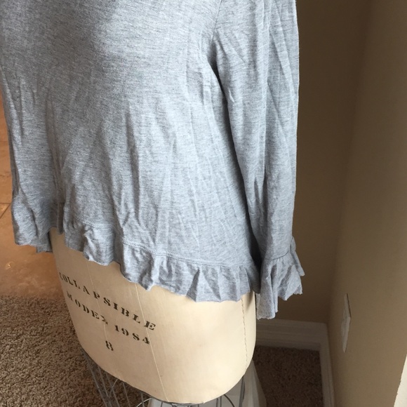 Camille & co grey long sleeve ruffle top. 🎀 - Picture 4 of 4