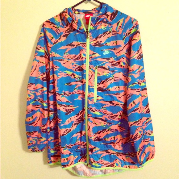 NIKE WINDBREAKER!