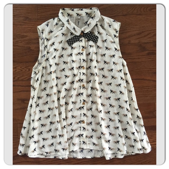 Mono B top size medium