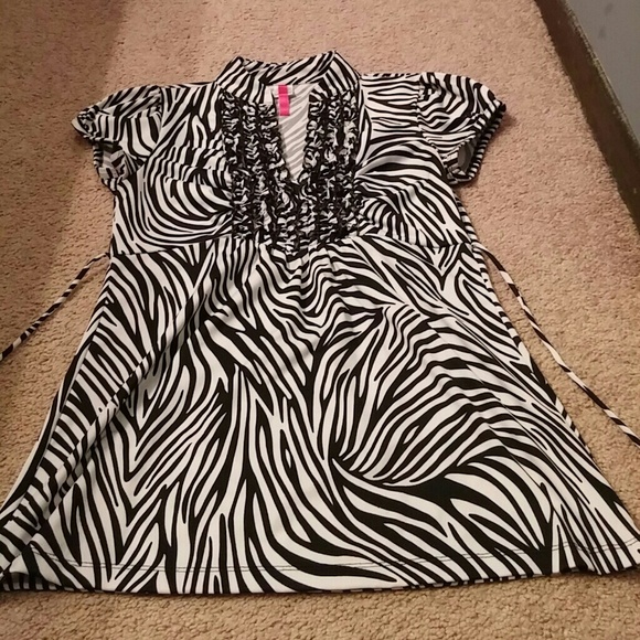 SOLD IN BUNDLE 2/$10 or 3/$12 - zebra print blouse