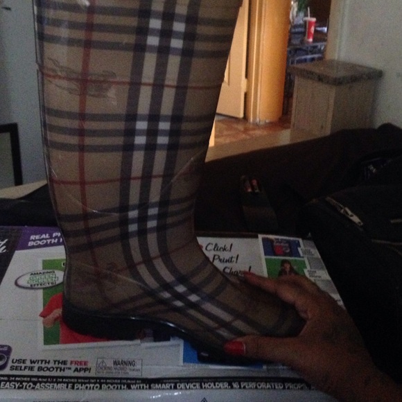 Rain coat boots