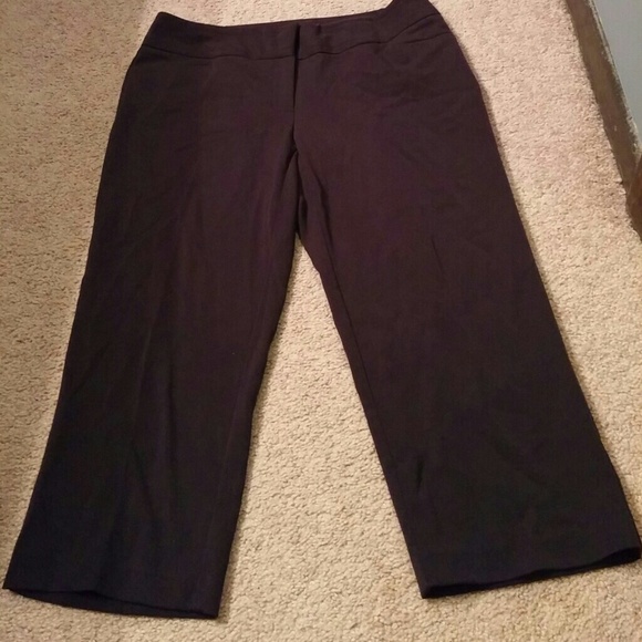 size 7/8 Maurices dress capris