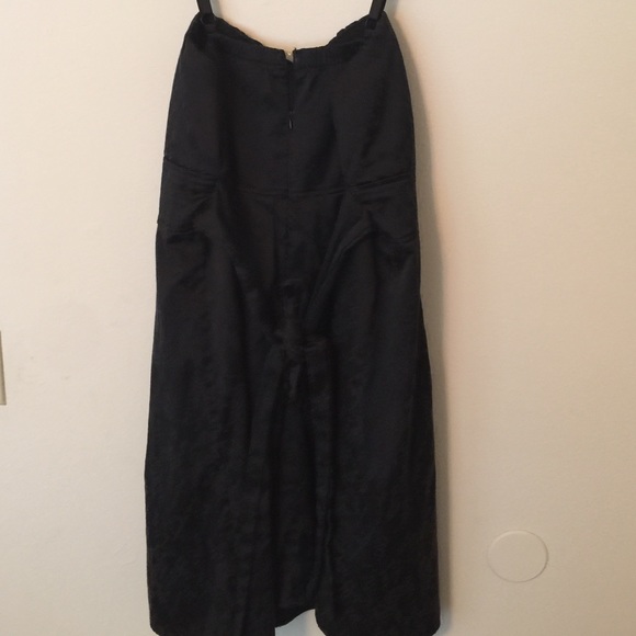 Knee Length Black Dress - Picture 4 of 4