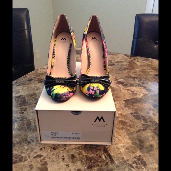 Floral Print Heals with bow