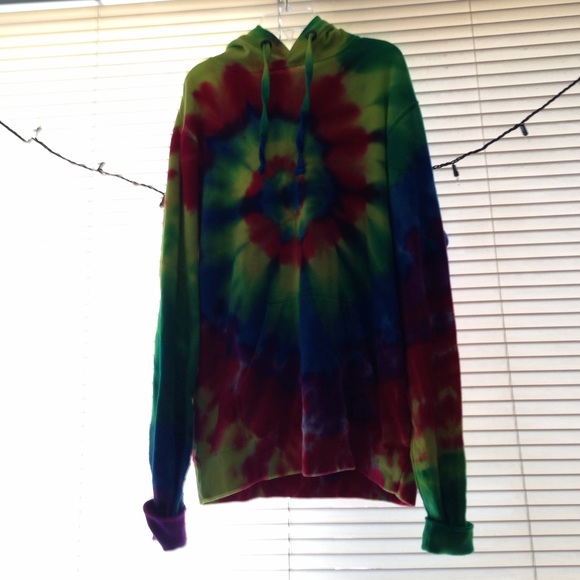 tie dye sweatshirt