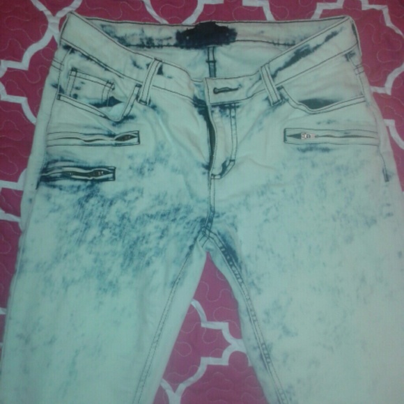 Bleached Jeans - Picture 1 of 4