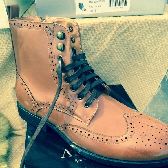 Shoes - Picture 2 of 3