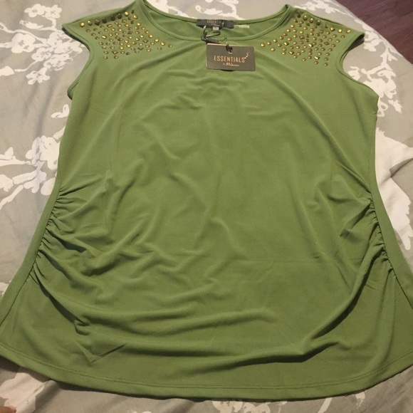Last one 🌹Lovely olive top🌹 - Picture 3 of 4