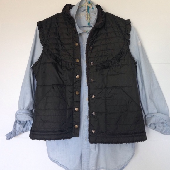 Free People Jackets & Blazers - Free People Ruffled Fatigue Green Quilted Vest
