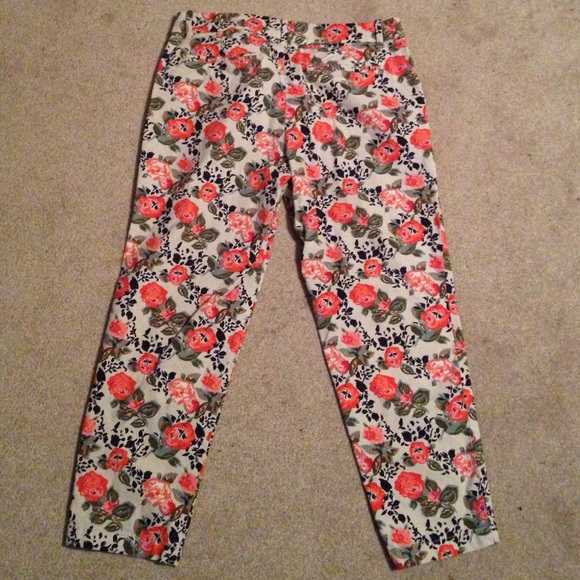 Dockers Capris (size 12) - Picture 2 of 4