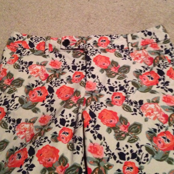 Dockers Capris (size 12) - Picture 4 of 4