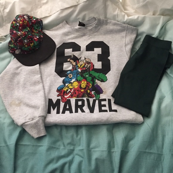 Hot Topic Sweaters - Marvel's Avengers Bundle